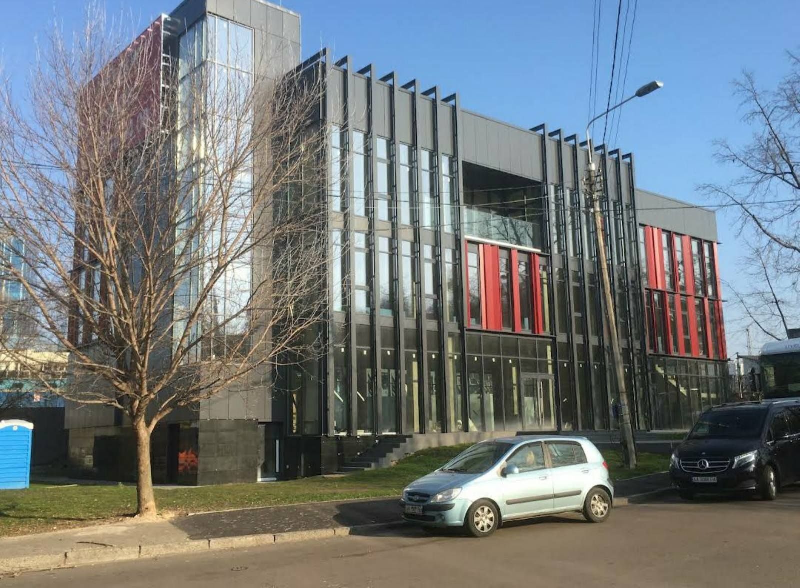 Аренда помещений БЦ. ПАРОВОЗ 1400 м² !!!  Пл. Петра Крывоноса 1 .