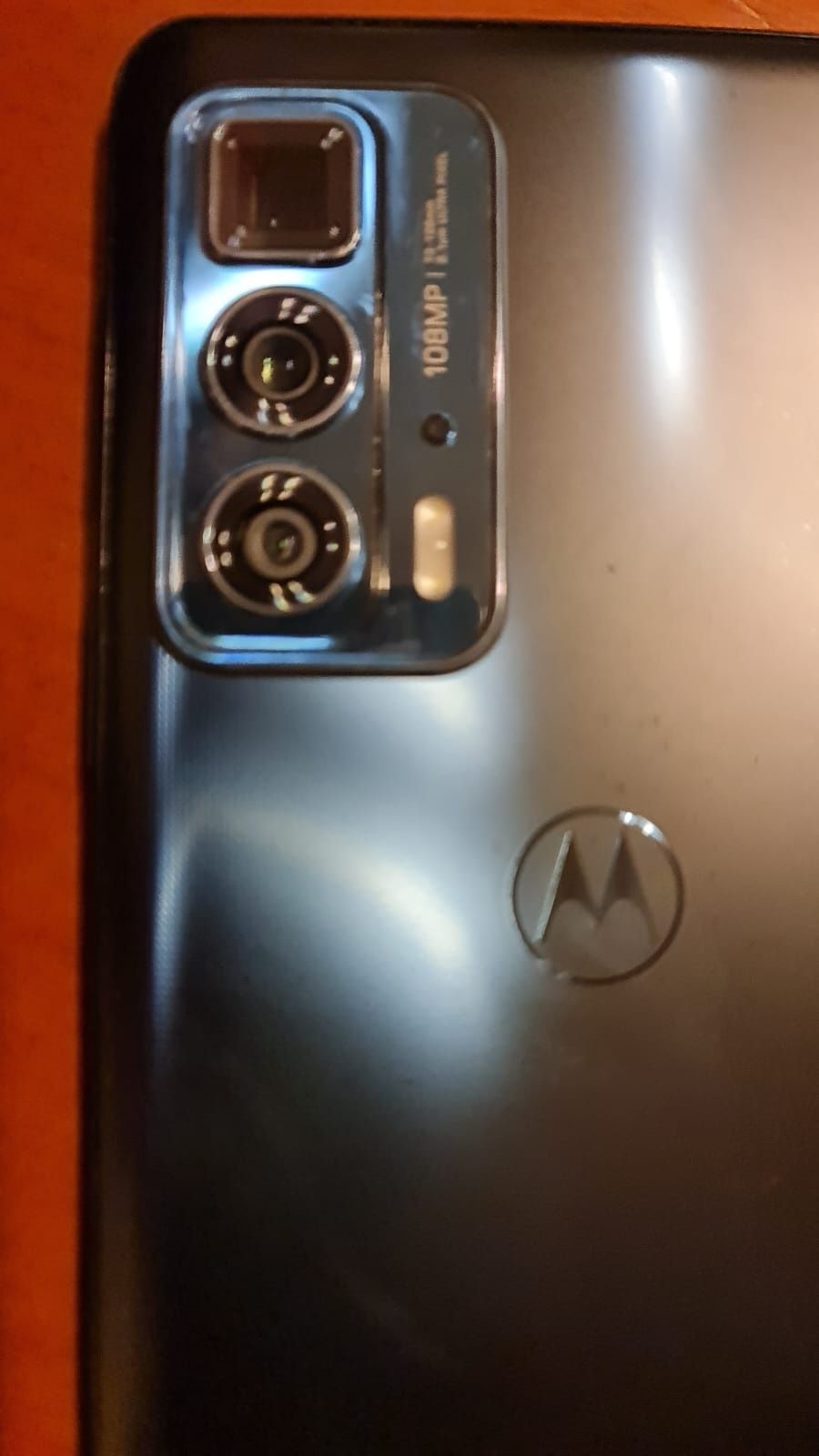 Motorola edge 20 pro
100% sprawna 
W komplecie oryginalne pudełko łado