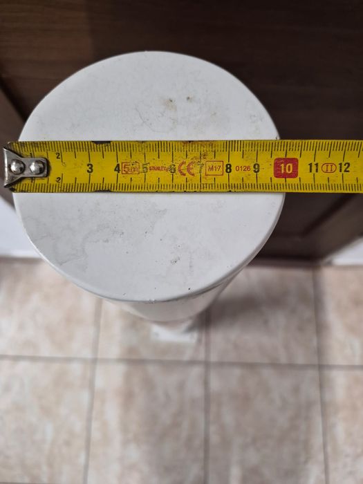 Słupek ostrzegawczy drogowy