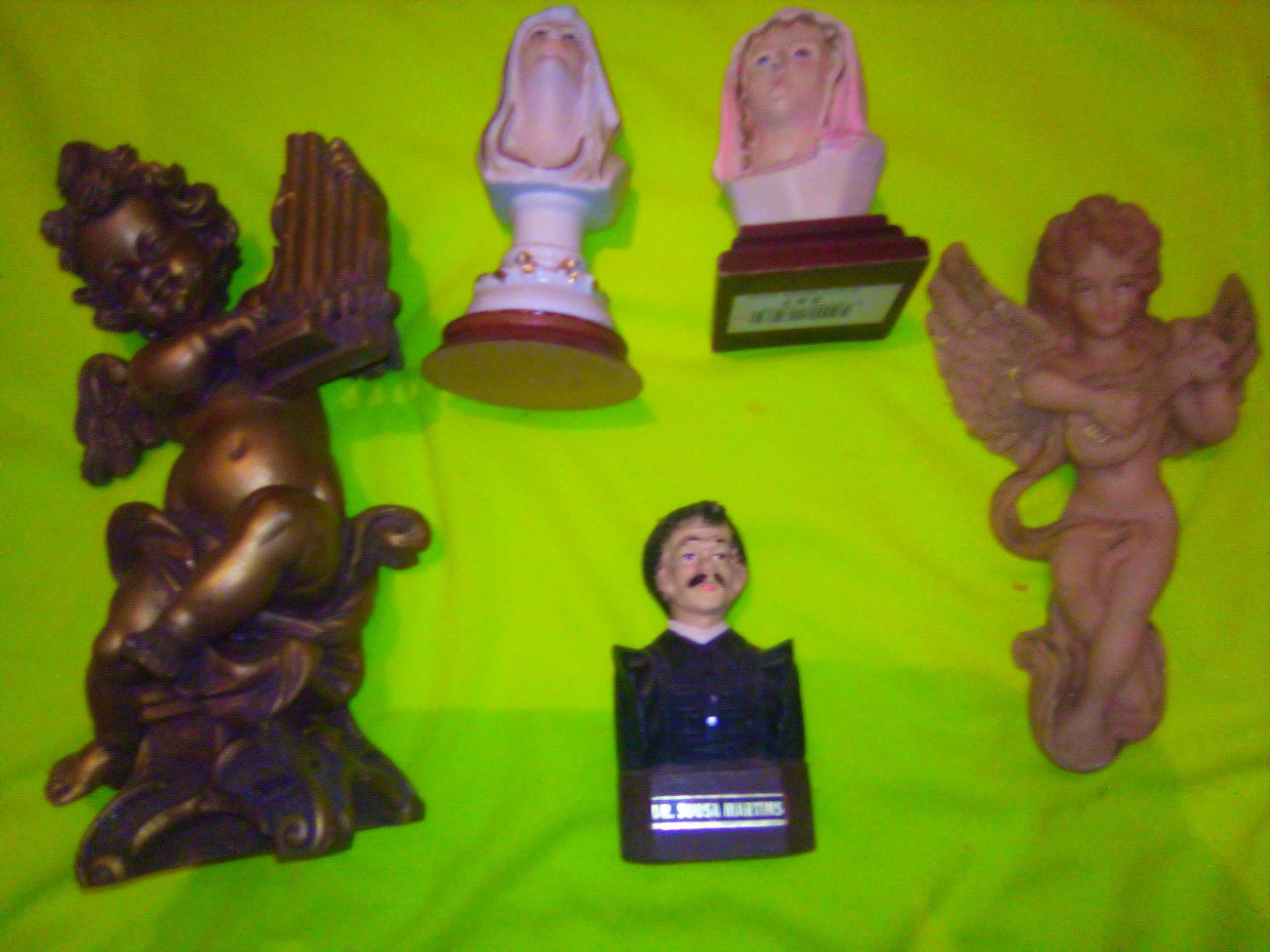 estatuetas religiosas e outras
