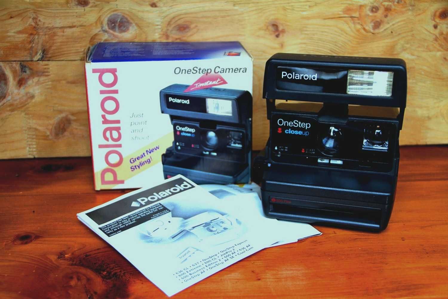 Новый!Фотоаппарат Polaroid One Step 600 instant camera close up.