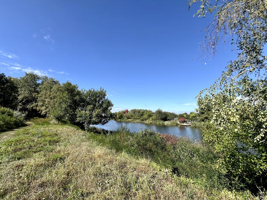 Елітна дача біля річки та лісу з новим будинком «Фотон»