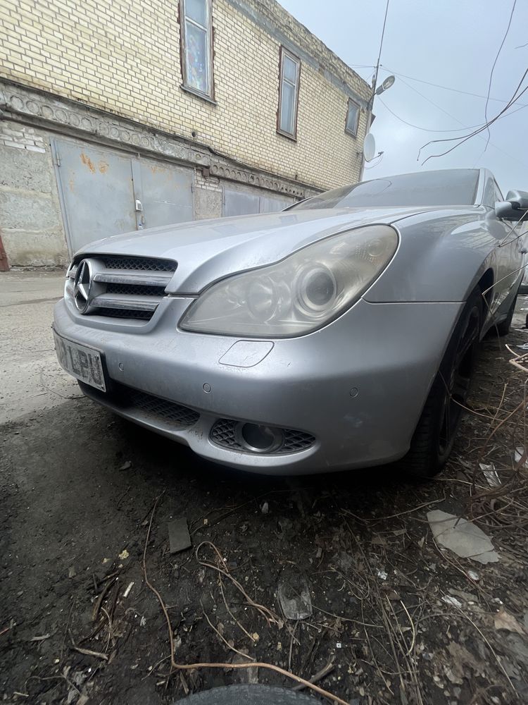 Передній бампер Mercedes CLS w219 c219 передний задний рестайл