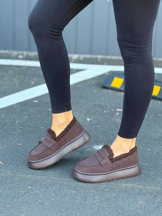 Жіночі зимові лофери замшеві (36-41) на хутрі шоколадні | Черевики