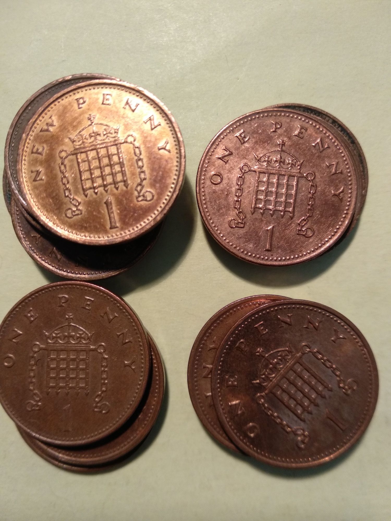 Moedas de 1 New Penny e 1 Penny Inglaterra