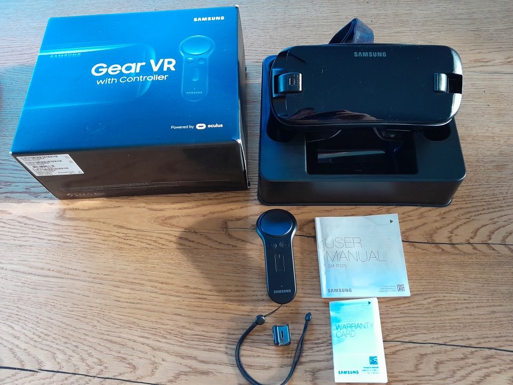 Sprzedam Samsung Oculus Gear VR z kontrolerem.