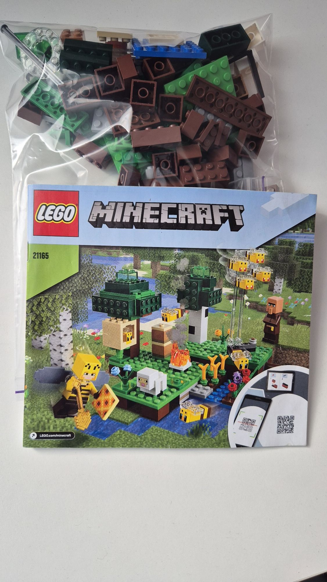 Конструктор LEGO Minecraft "Пасіка" (артикул 21165)