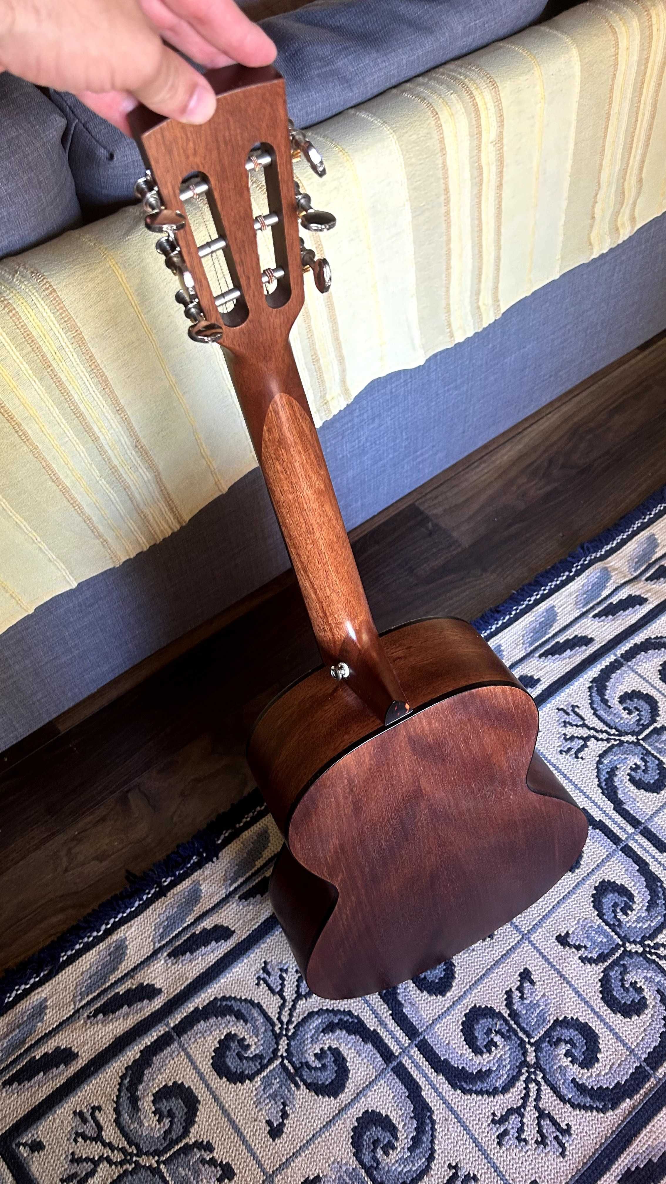 Guitarra Parlor Ibanez (Travel Size)