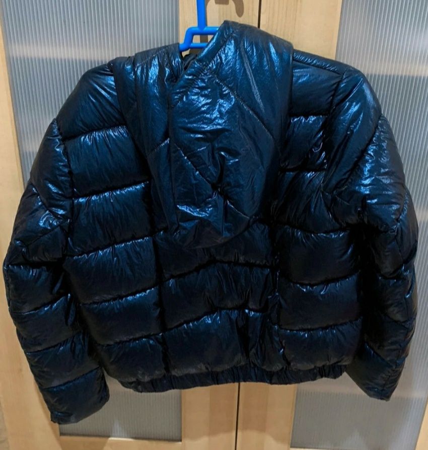 Kispo/ bomber Lefties
Azul metálico
Novo, nunca usado
Tamanho Xl veste