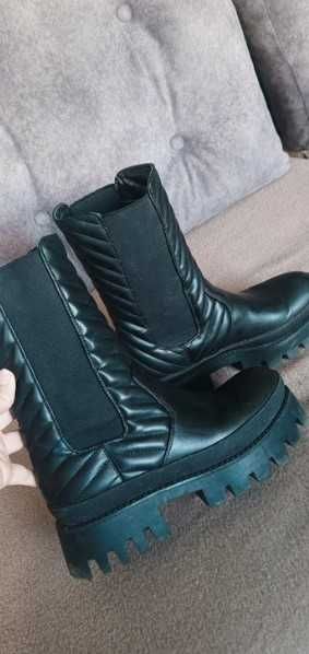 Trapery damskie czarne