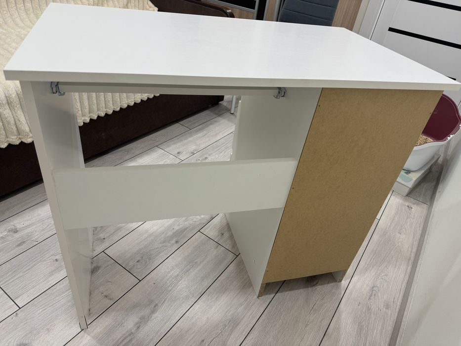 Комп’ютерний стіл