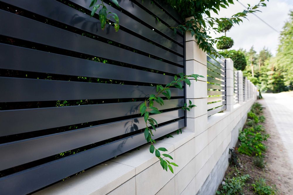 ogrodzenia nowoczesne, metalowe, palisadowe, aluminiowe.