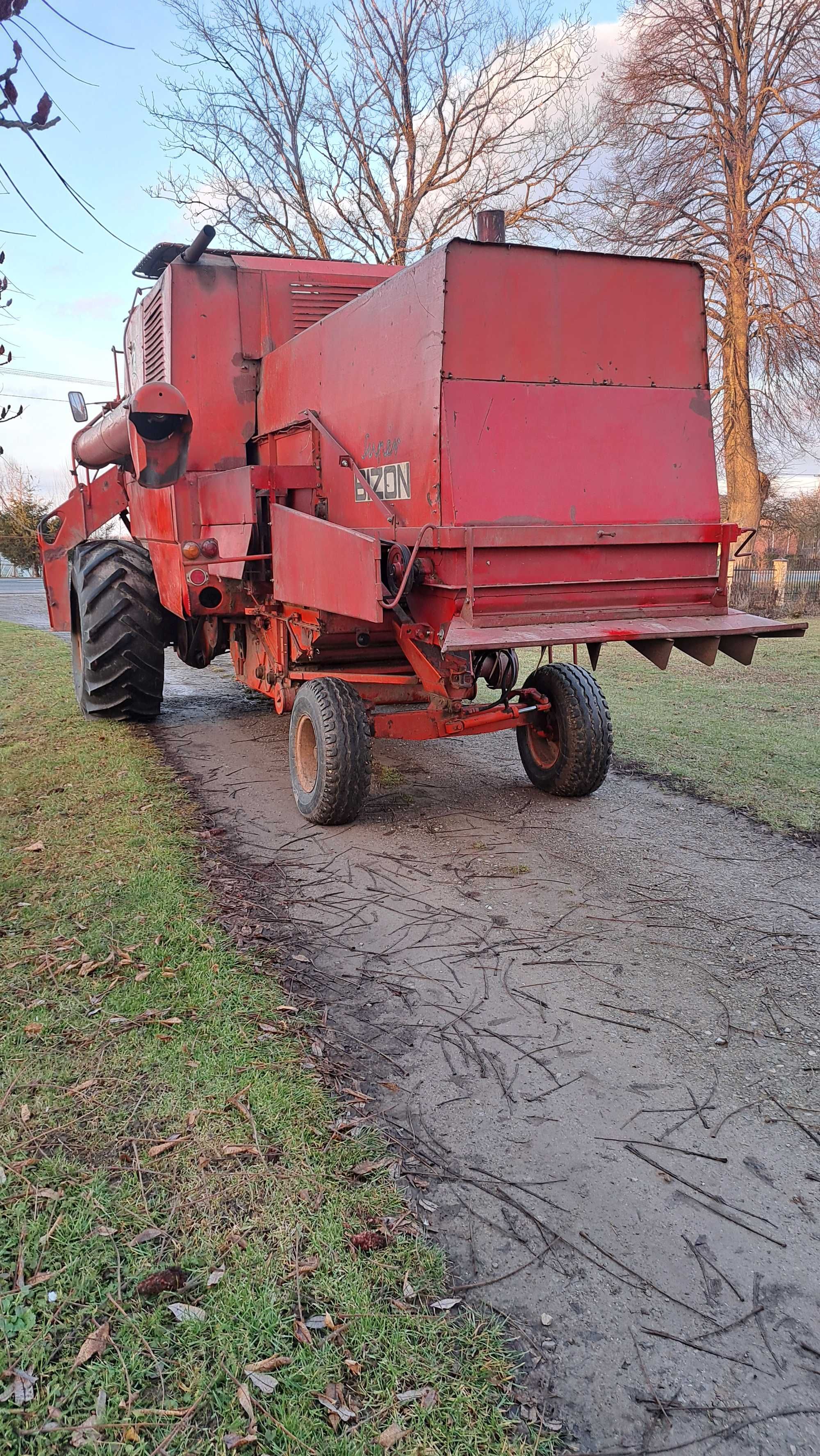 Kombajn Bizon Z056