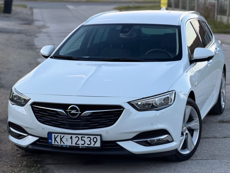 Opel Insignia / Bezwypadkowa / AppleCar / Bogata wersja / Możliwa zamiana /