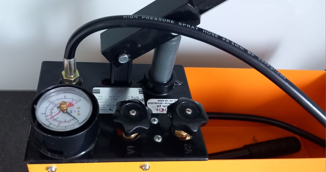 Pompa ręczna do testów  instalacji typ :PR 50