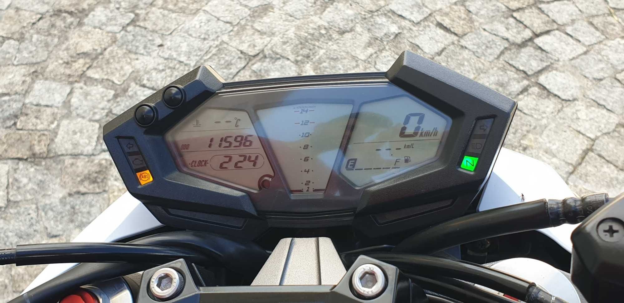 Kawasaki Z800 como nova