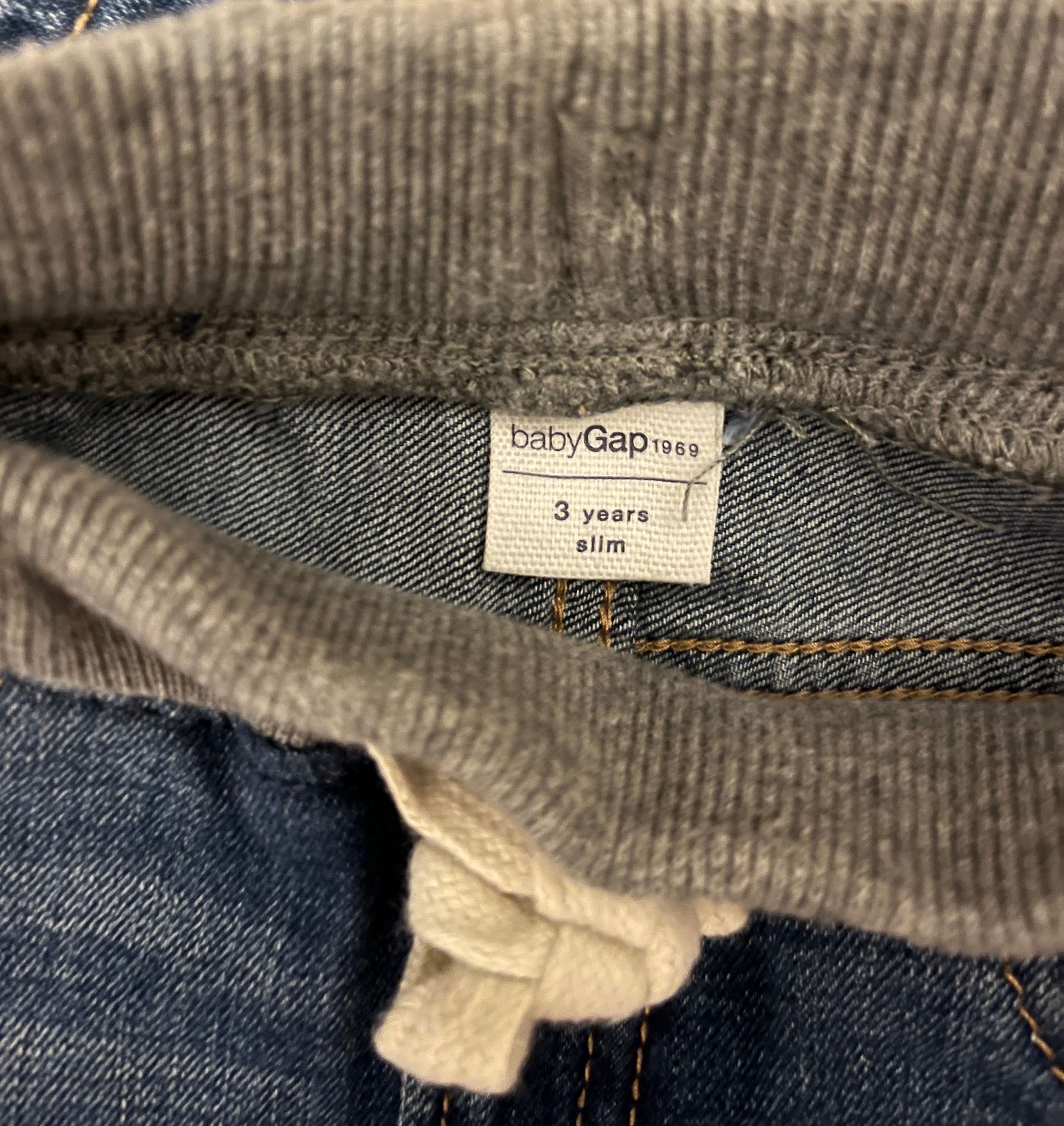 GAP: spodnie jeansowe slim (rozmiar 98, 3 lata)