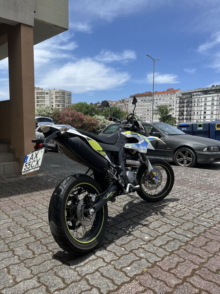 DSR 125 SM Pouco usada