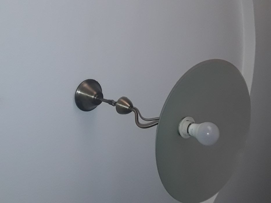 Продам люстру лампу