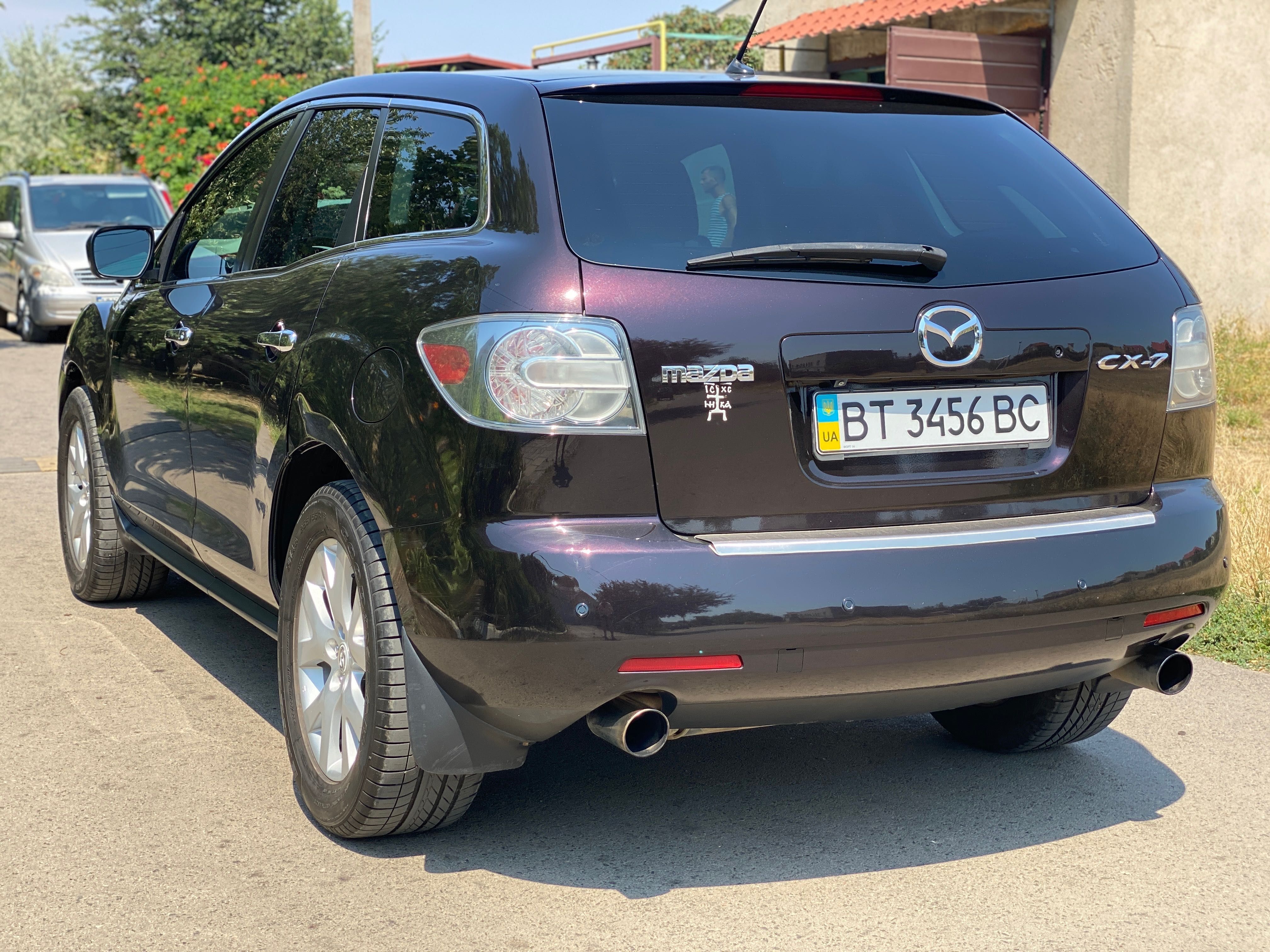 Автомобиль Mazda CX-7