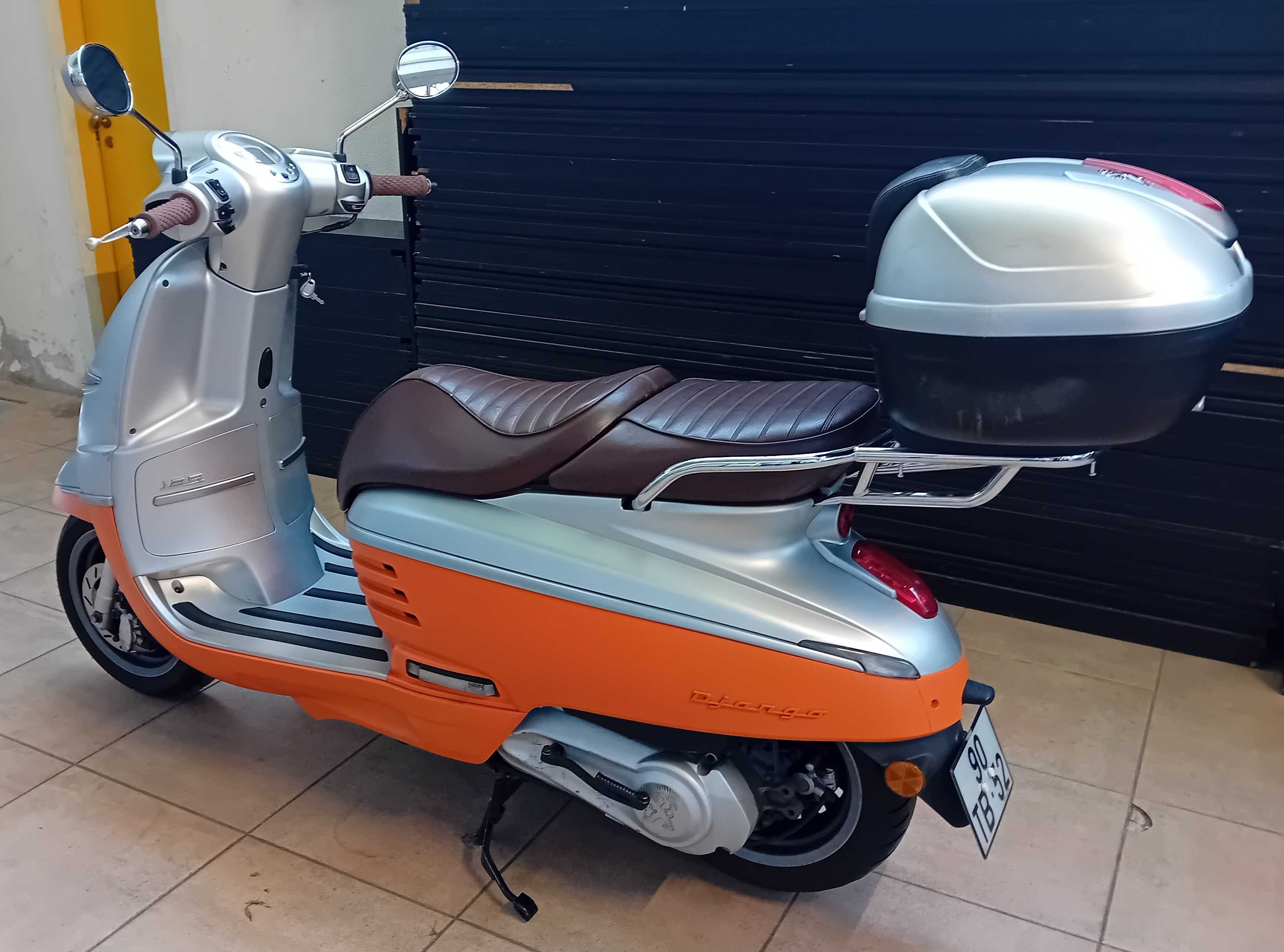 Scooter Peugeot Django 125