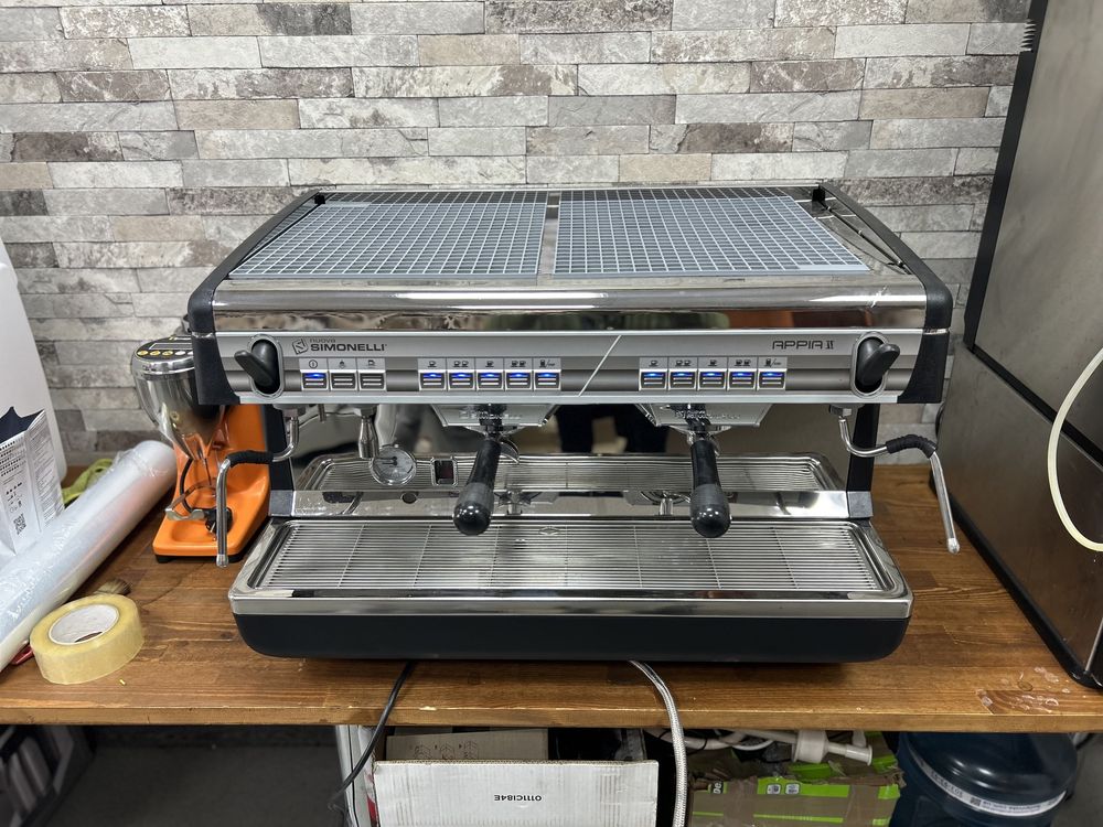 Кавомашина Nuova Simonelli Appia 2