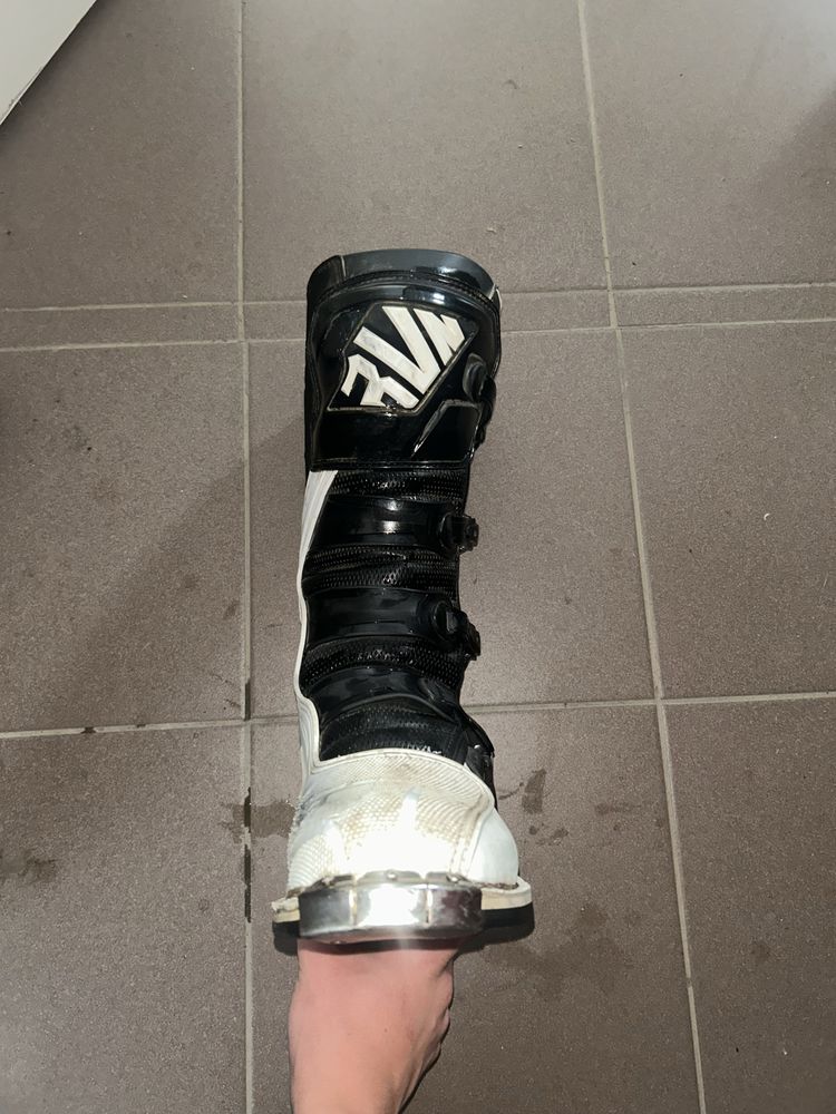 Buty Cross Raven Trooper Białe
