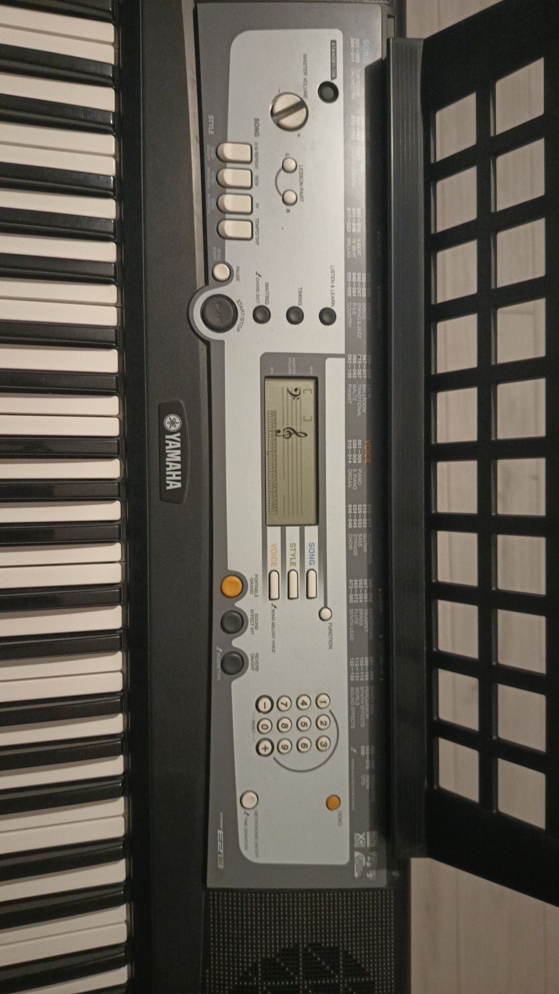 Keyboard Yamaha psr-e213 + stojak!!!