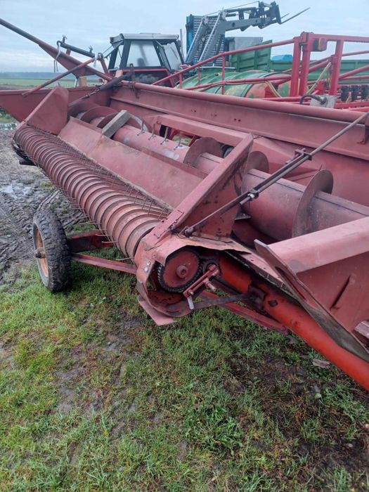 Podbieracz pokosów do kombajnu BIZON