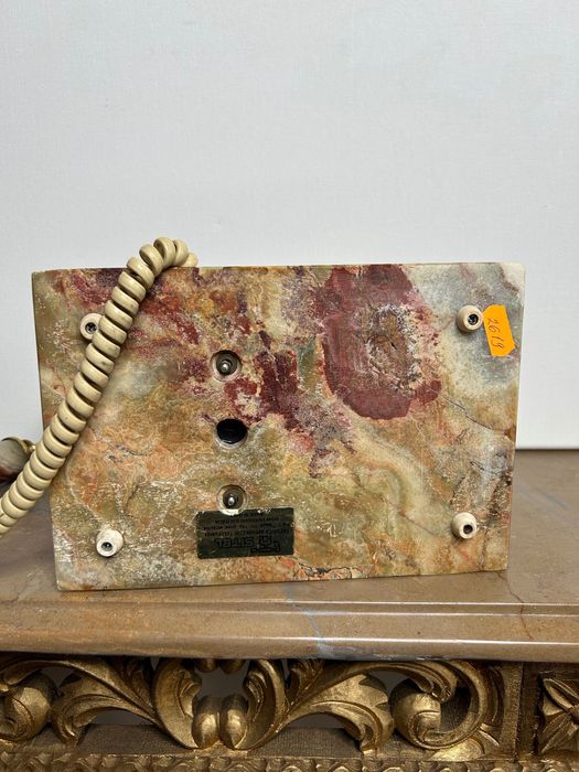 Телефон из оникса