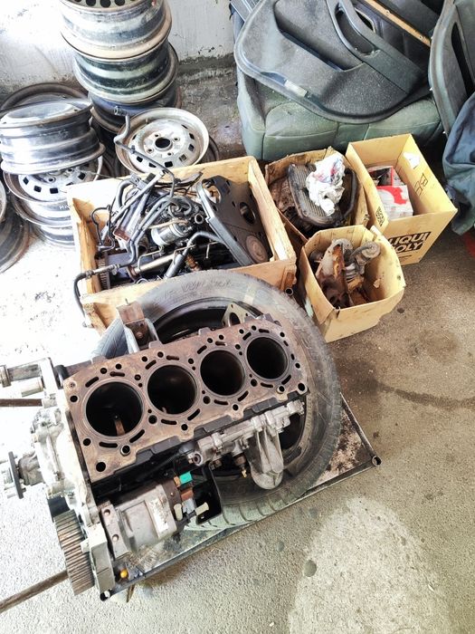 Двигун по запчастинам Хюндай Теракан 2.9