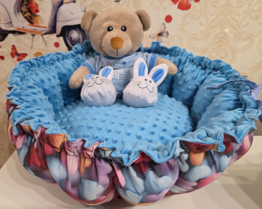 Лежаки для собачек и кошечек