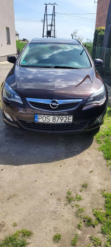 Opel Astra J ZADBANA 2.0CDTI 185PS