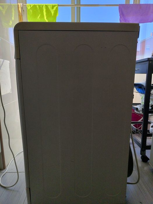 Máquina de secar roupa Indesit 7kg usada (funcional)