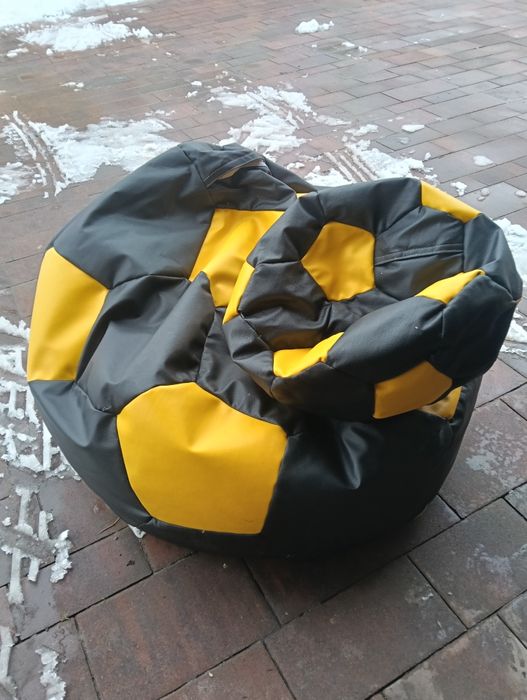 Oddam pufy w super stanie.