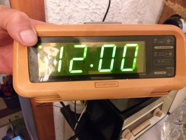 Stary  zegar Thompsonic z wyswietlaczem sprawny technicznie