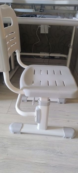 Стіл дитячий для школи