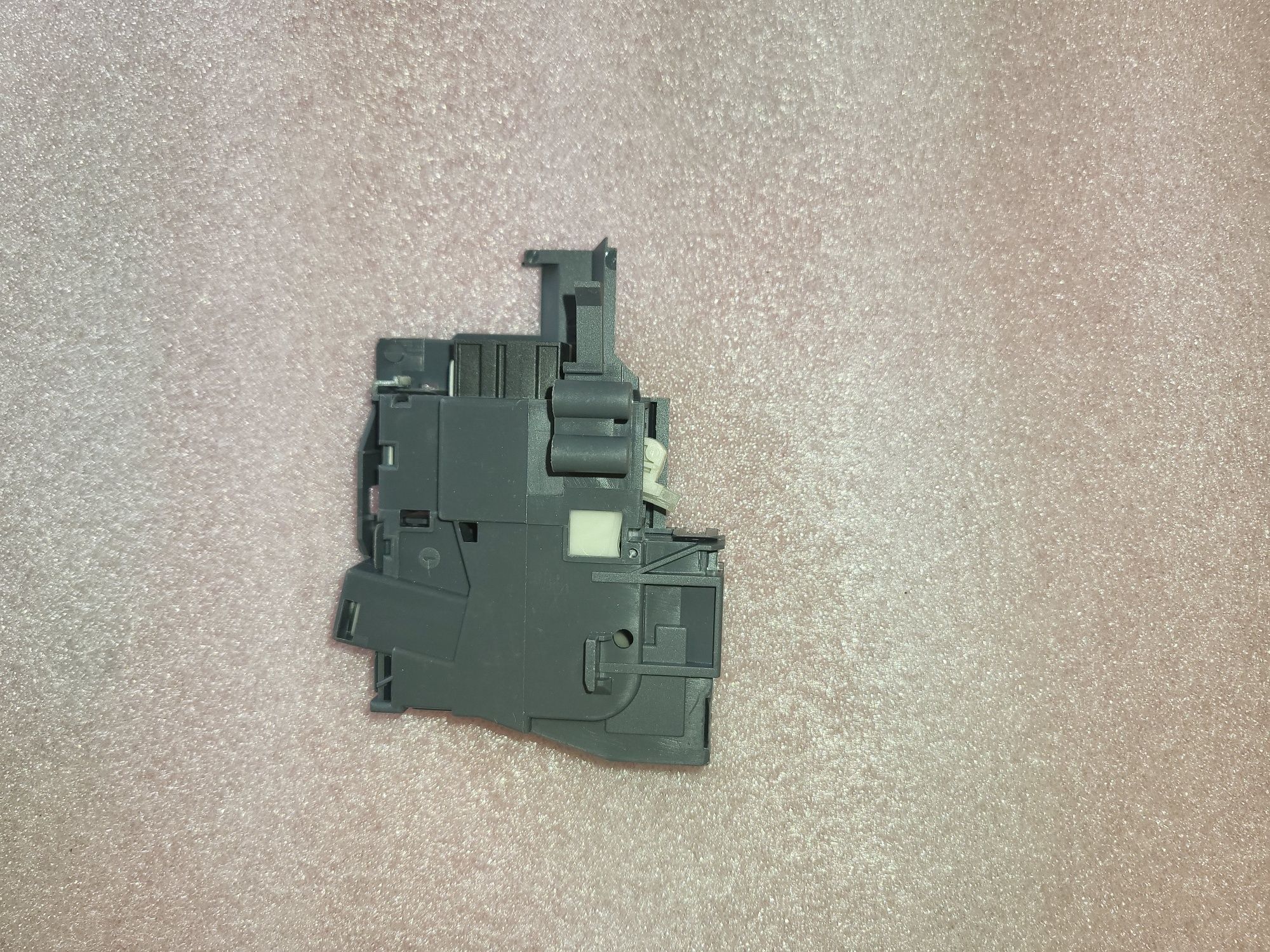 Blokada Drzwi Pralki Indesit C00311.434 Whirlpool