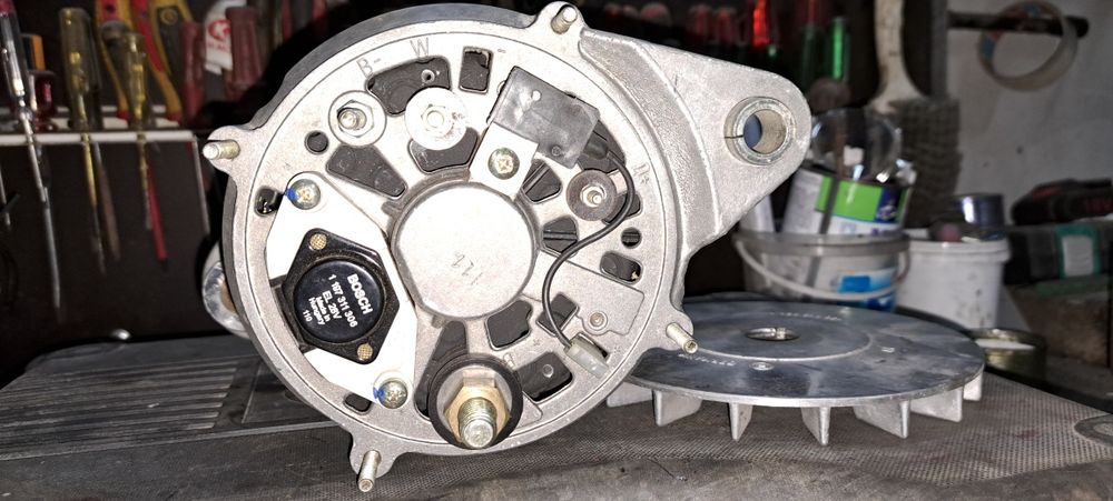 Новий генератор BOSCH 28V 20/65A  ( 0120 468 054)
