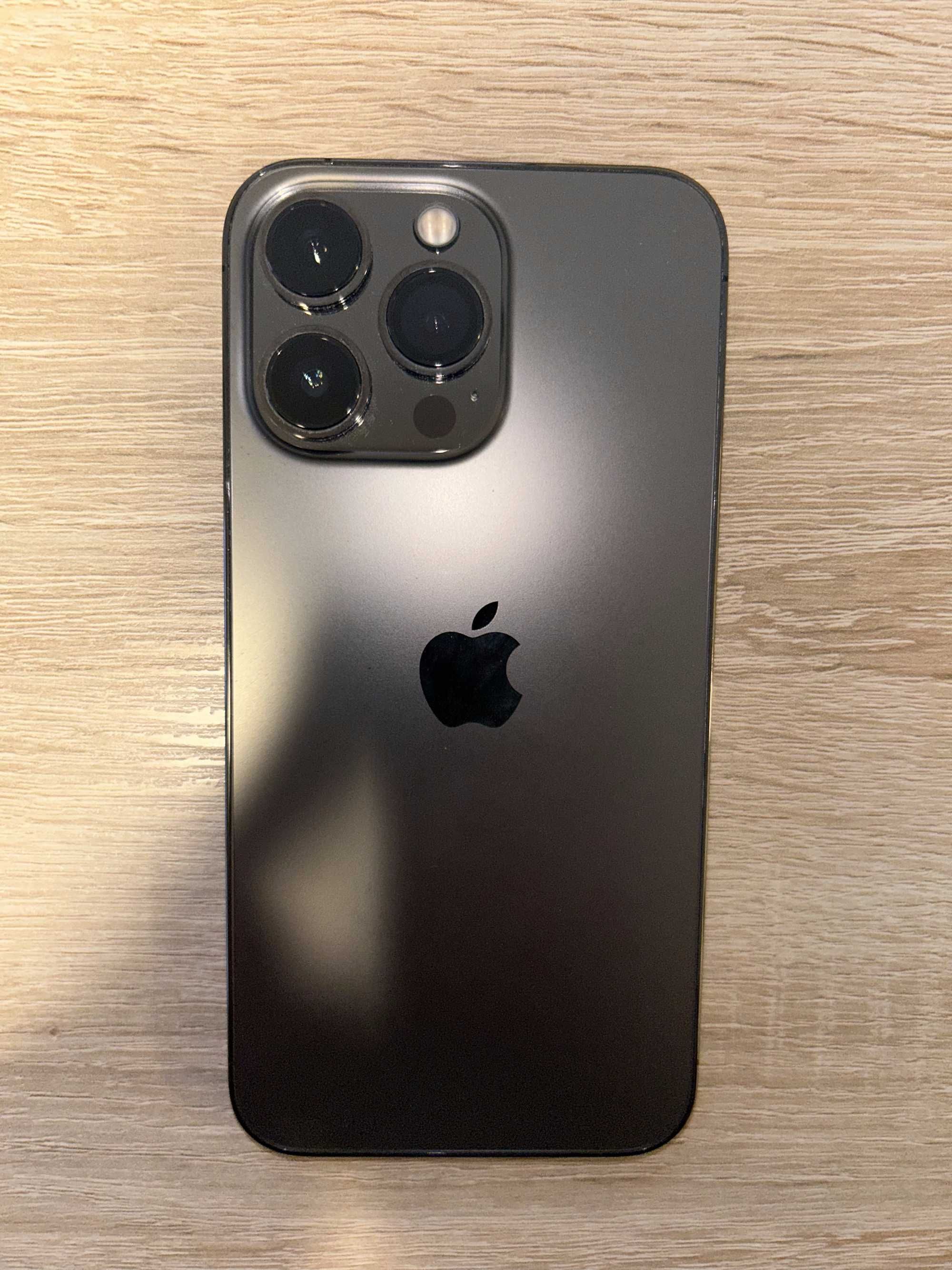 Smartfon Iphone 13 Pro Apple Grafitowy 512 GB premium wysoka jakość