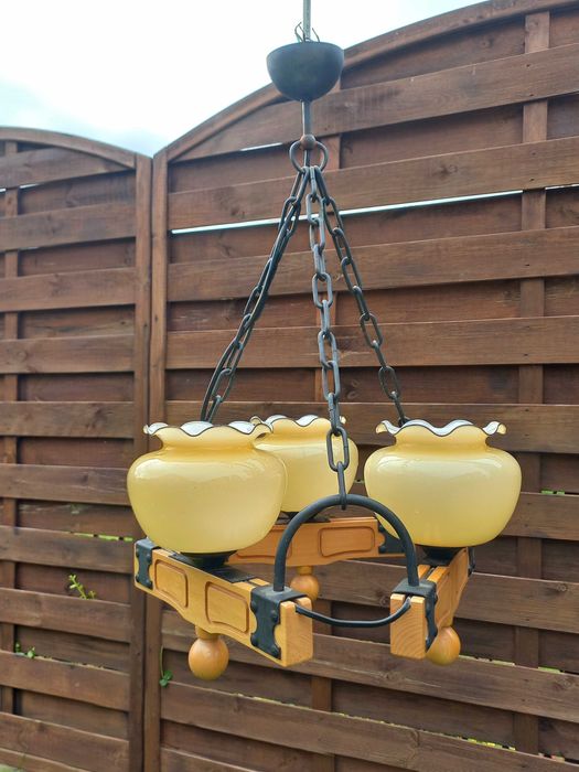 Żyrandol drewniany z okuciami *trzyramienny