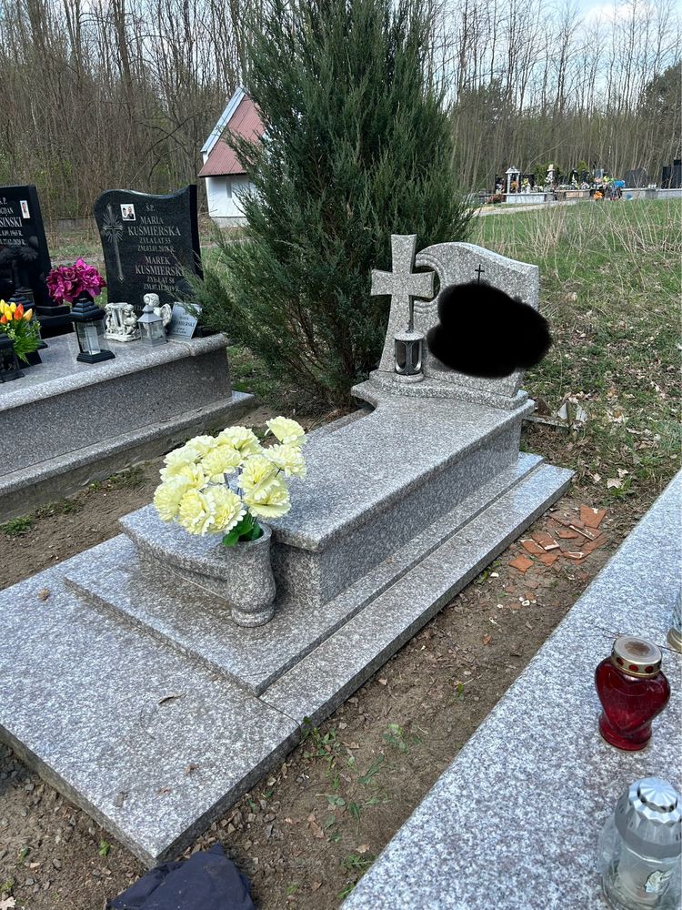 Nagrobek / pomnik granitowy używany