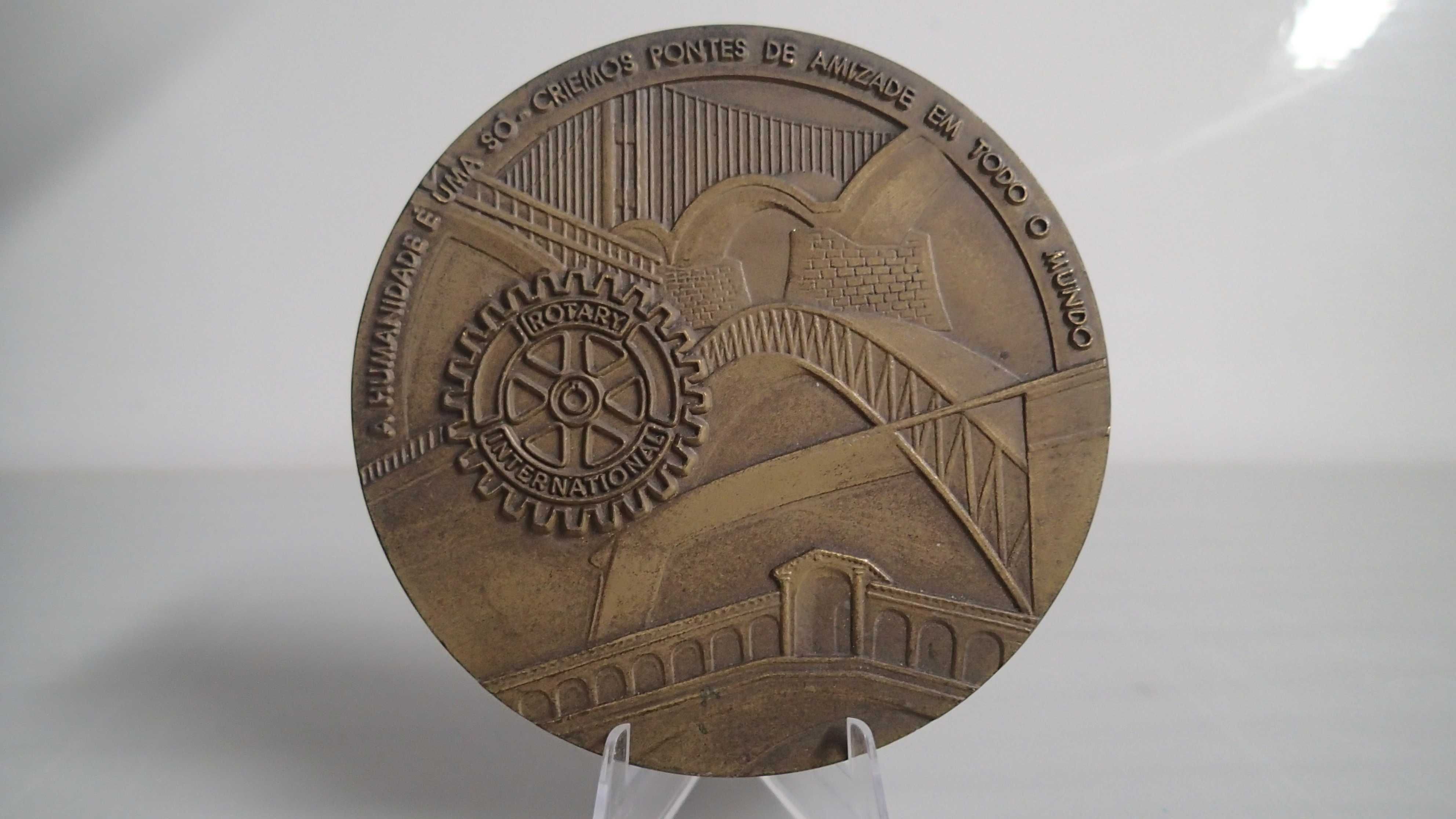 Medalha do XXXVII Congresso do Distrito Rotario 196