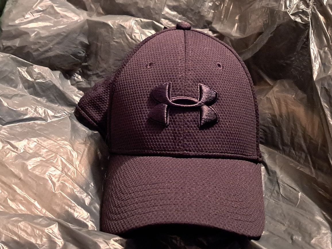 Under Armour czapka z daszkiem czarna orginal