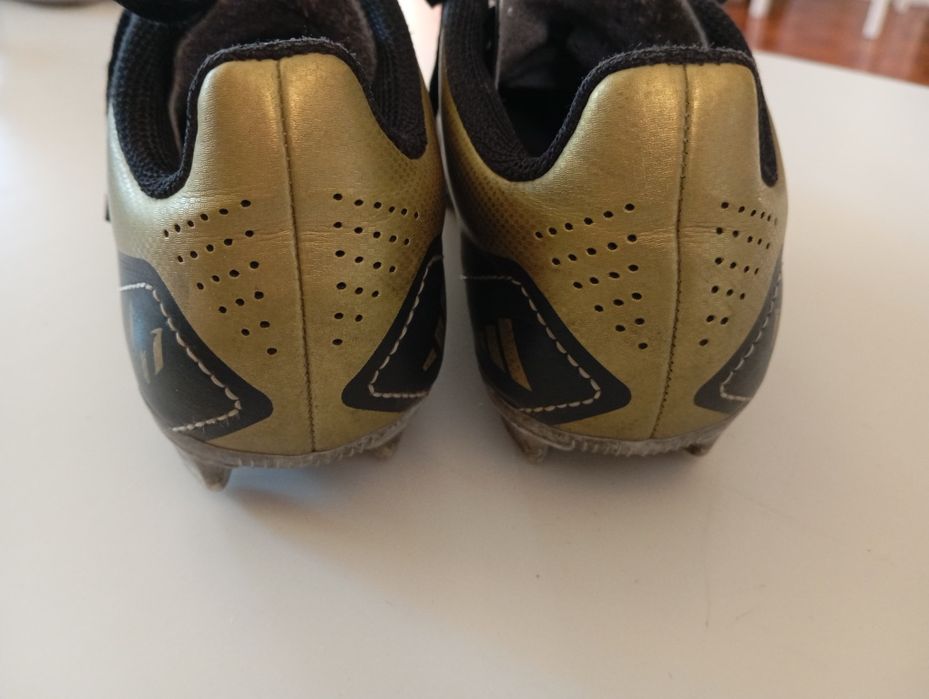 Chuteiras adidas 31