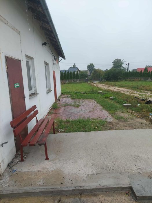 Obiekt z zapleczem biurowo–mieszkalnym, blisko S8