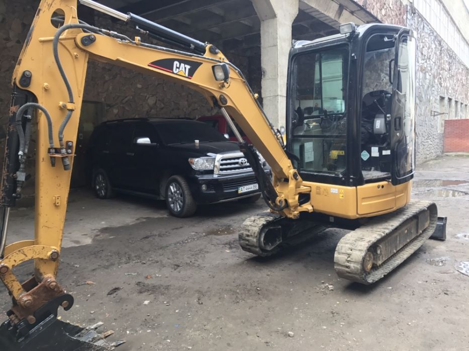 оренда послуги міні екскаватора CAT 303c