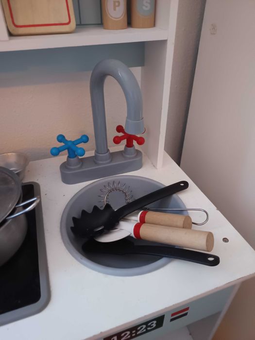 Cozinha de criança com acesssórios