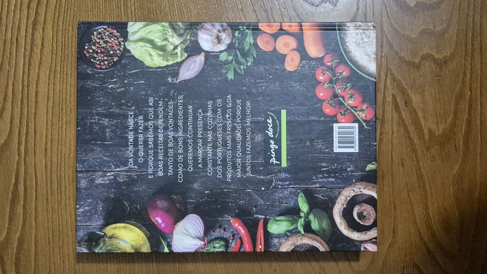 Livro- À mesa com o Pingo Doce