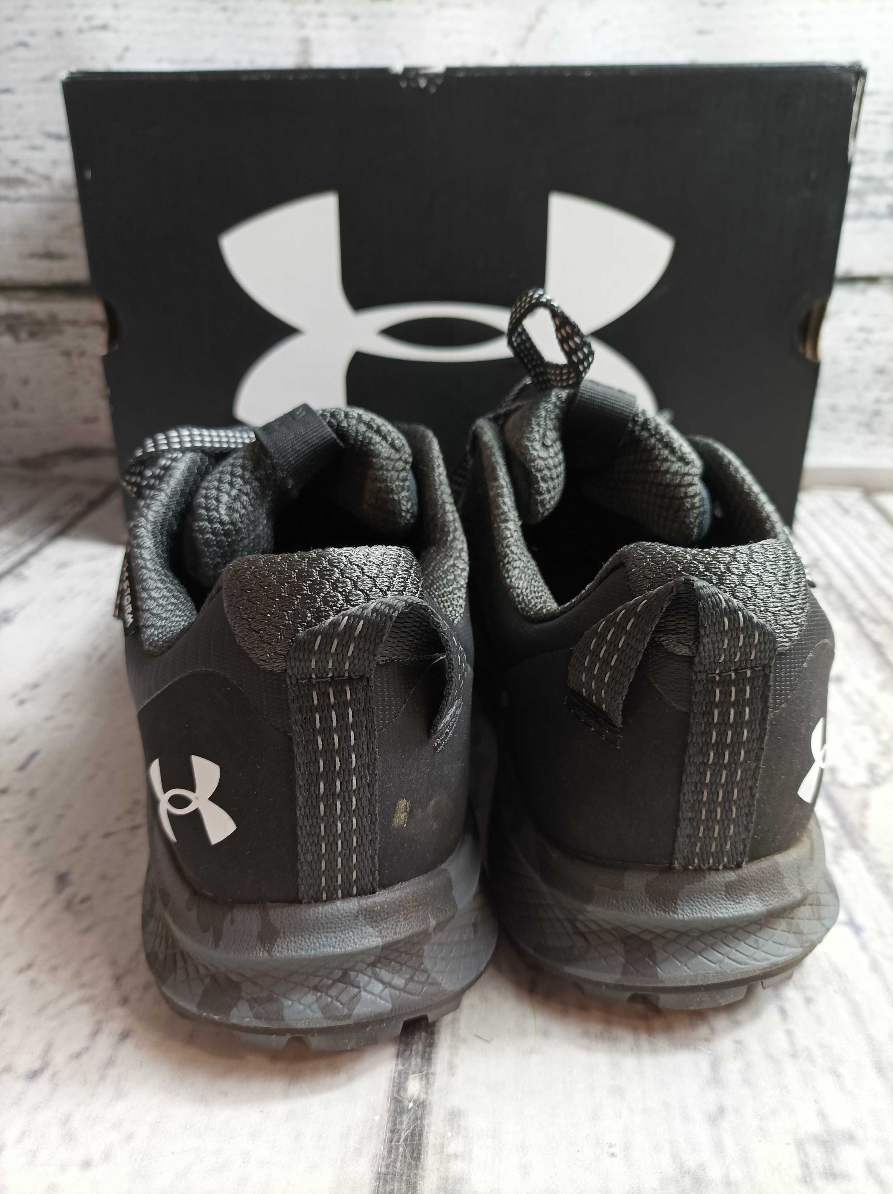 Buty sportowe damskie Under Armour r. 39 (K323)